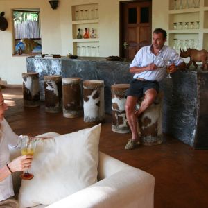 bar-rhino-river-camp.jpg
